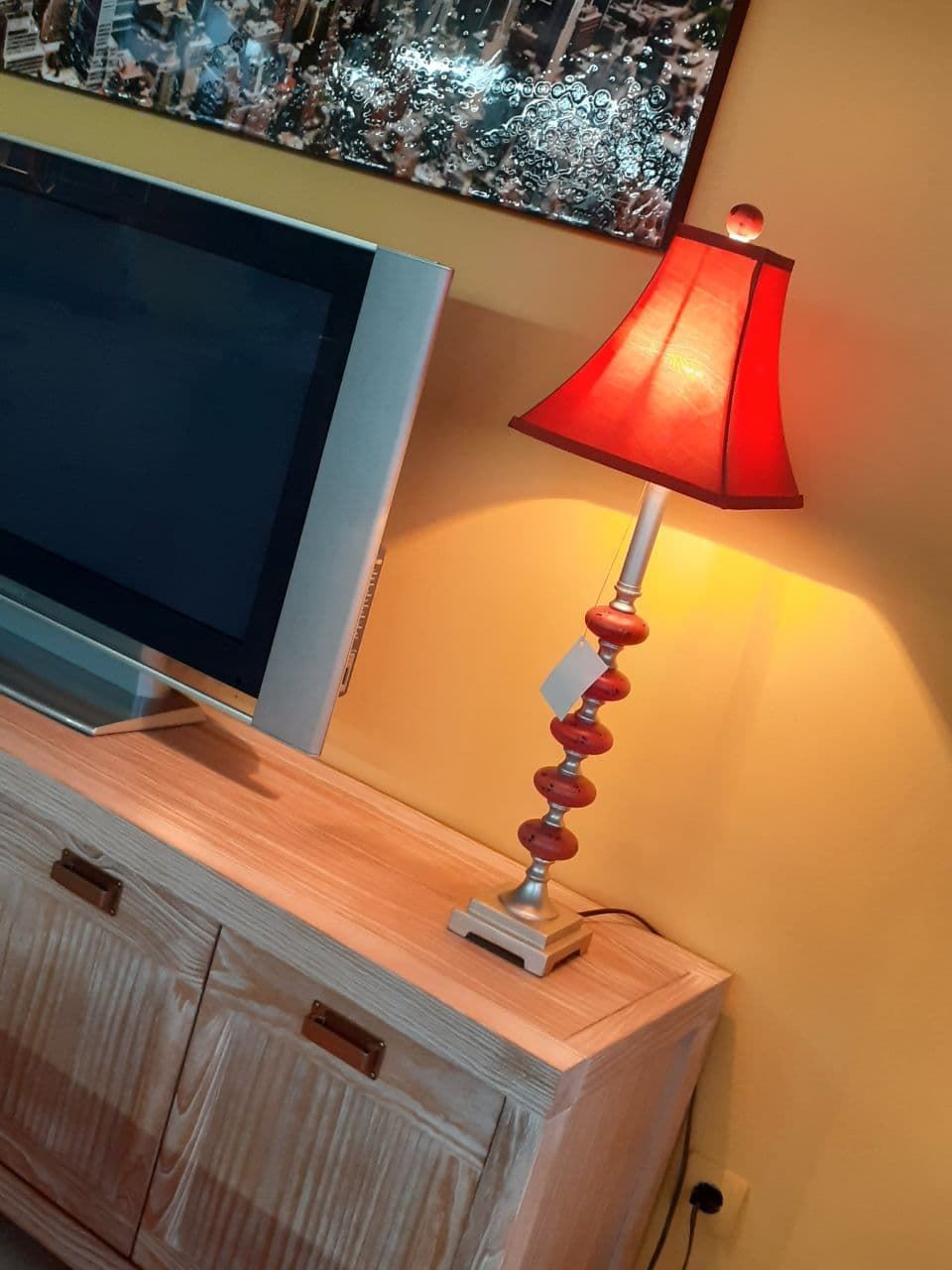 Lámpara sobremesa salón naranja - Imagen 1