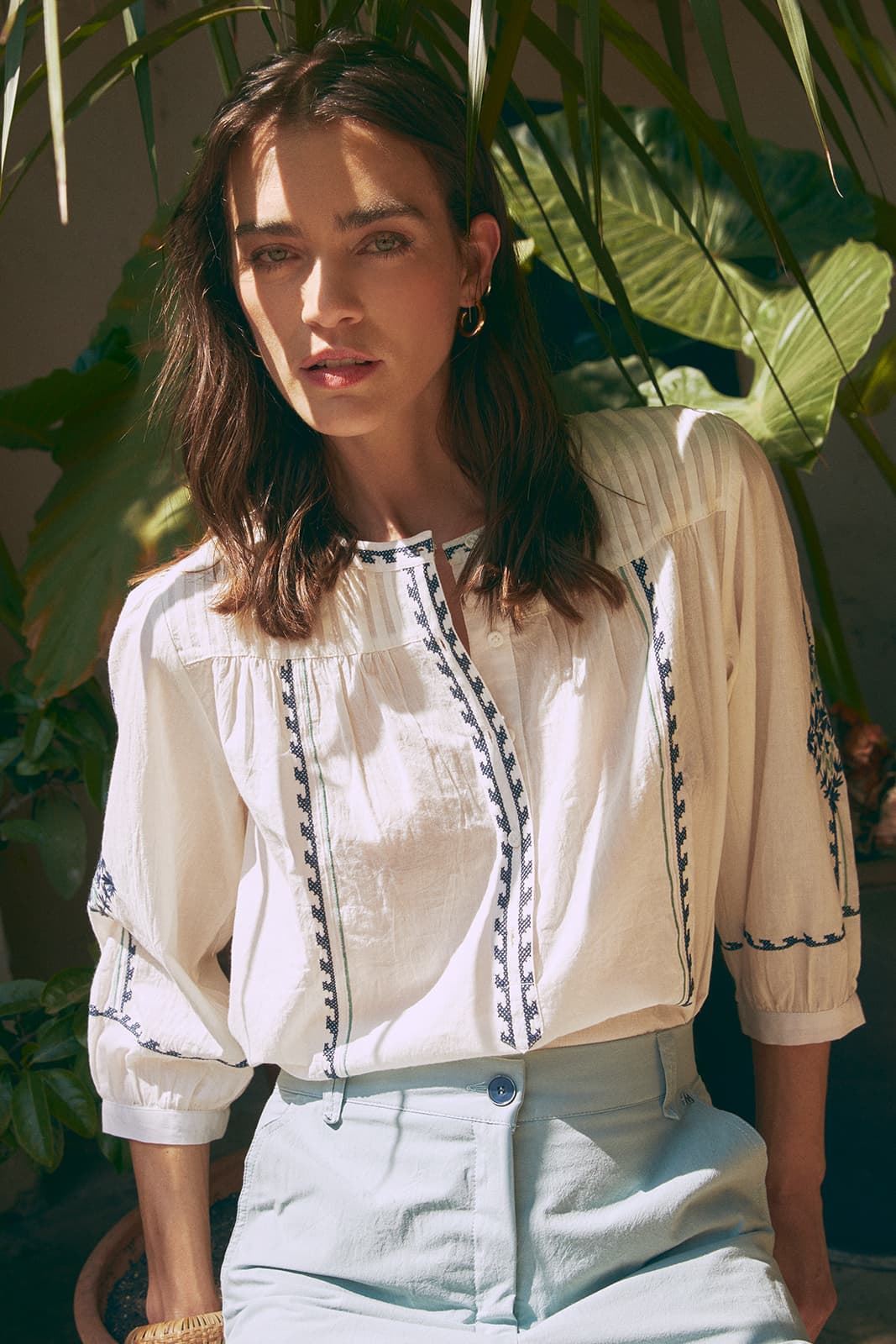 Blusa crudo bordada - Imagen 1