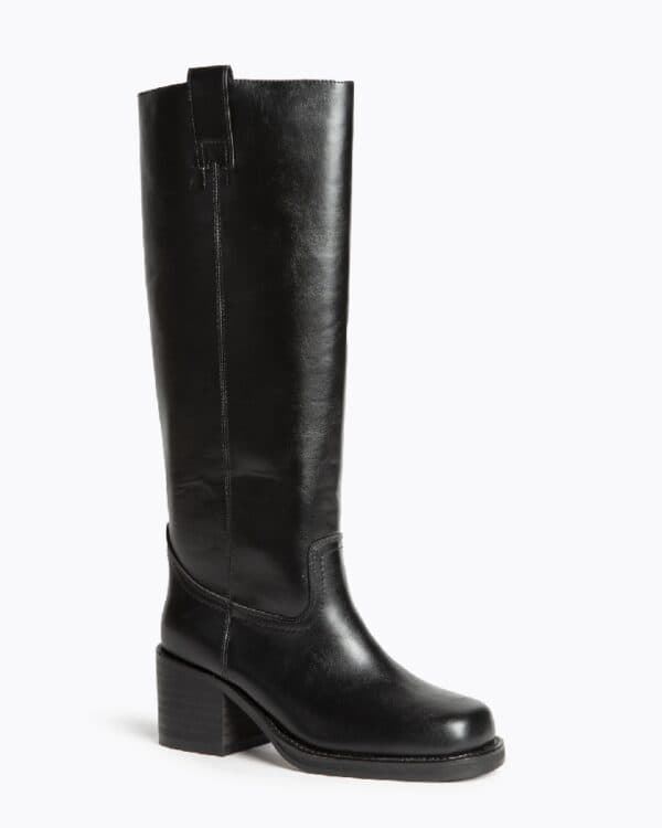 Bota negra - Imagen 1