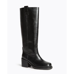 Bota negra - Imagen 1