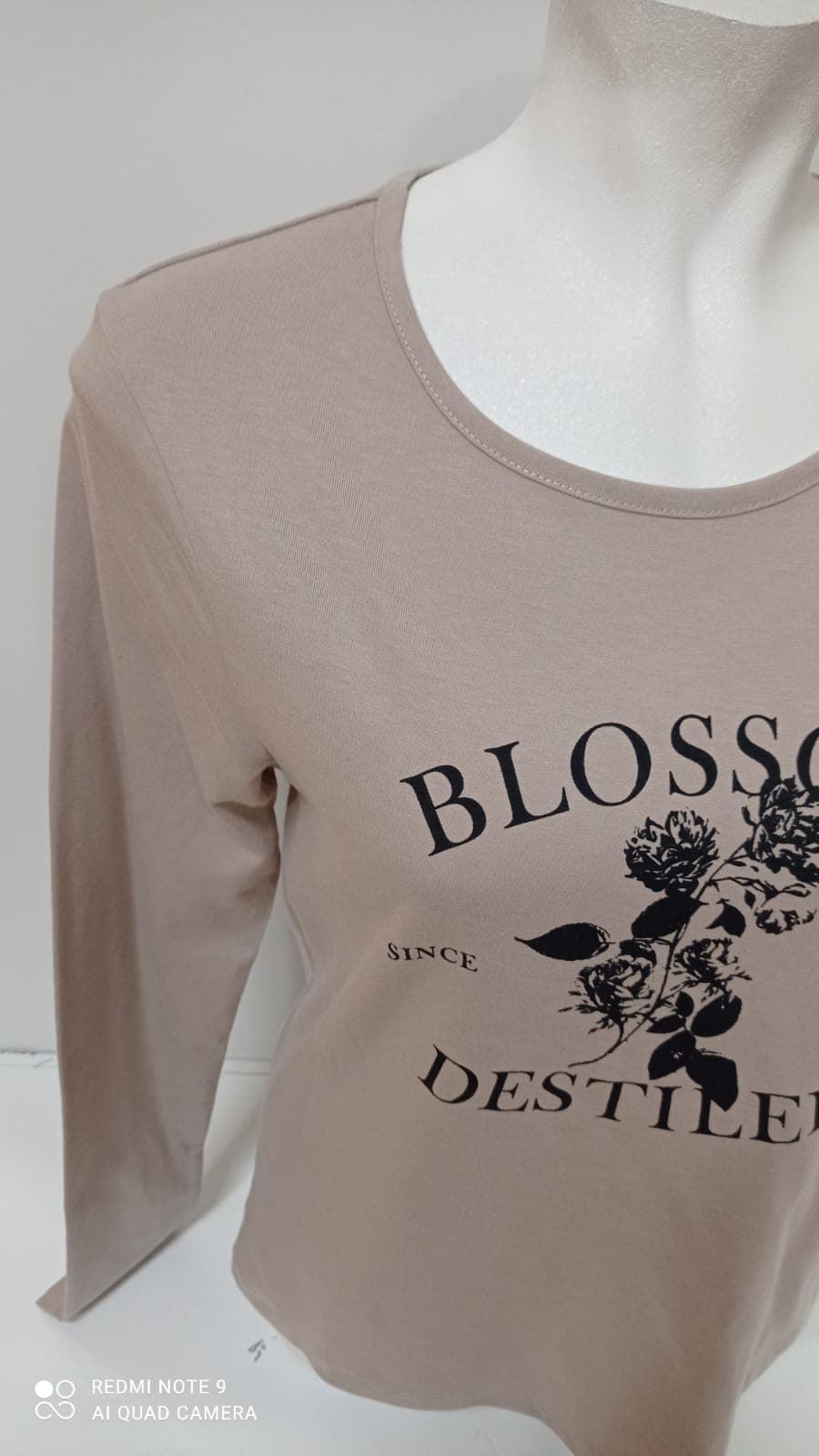 Camiseta beige - Imagen 2