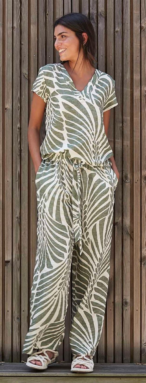 Camiseta verde - Imagen 1