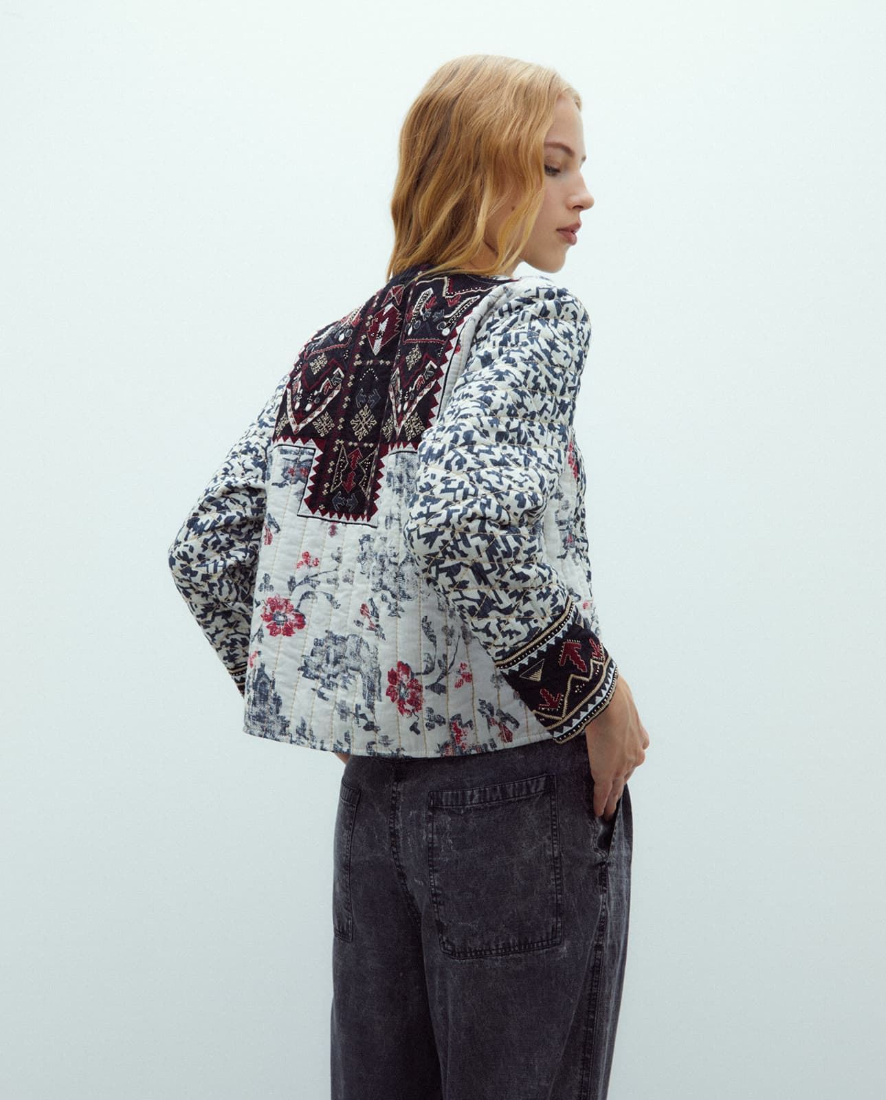 Chaqueta estampada negra - Imagen 2