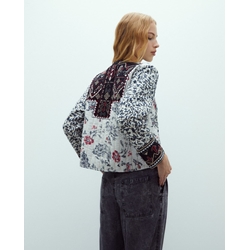 Chaqueta estampada negra - Imagen 2