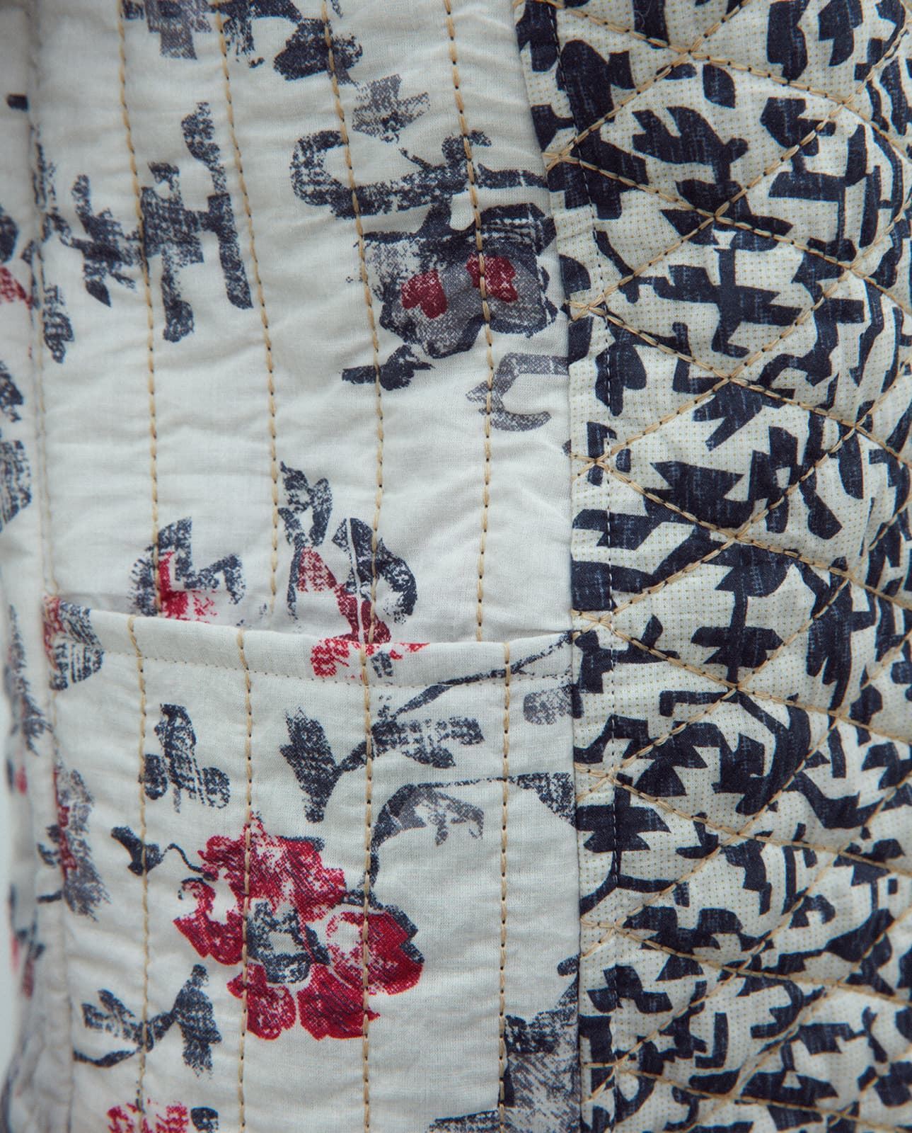 Chaqueta estampada negra - Imagen 6