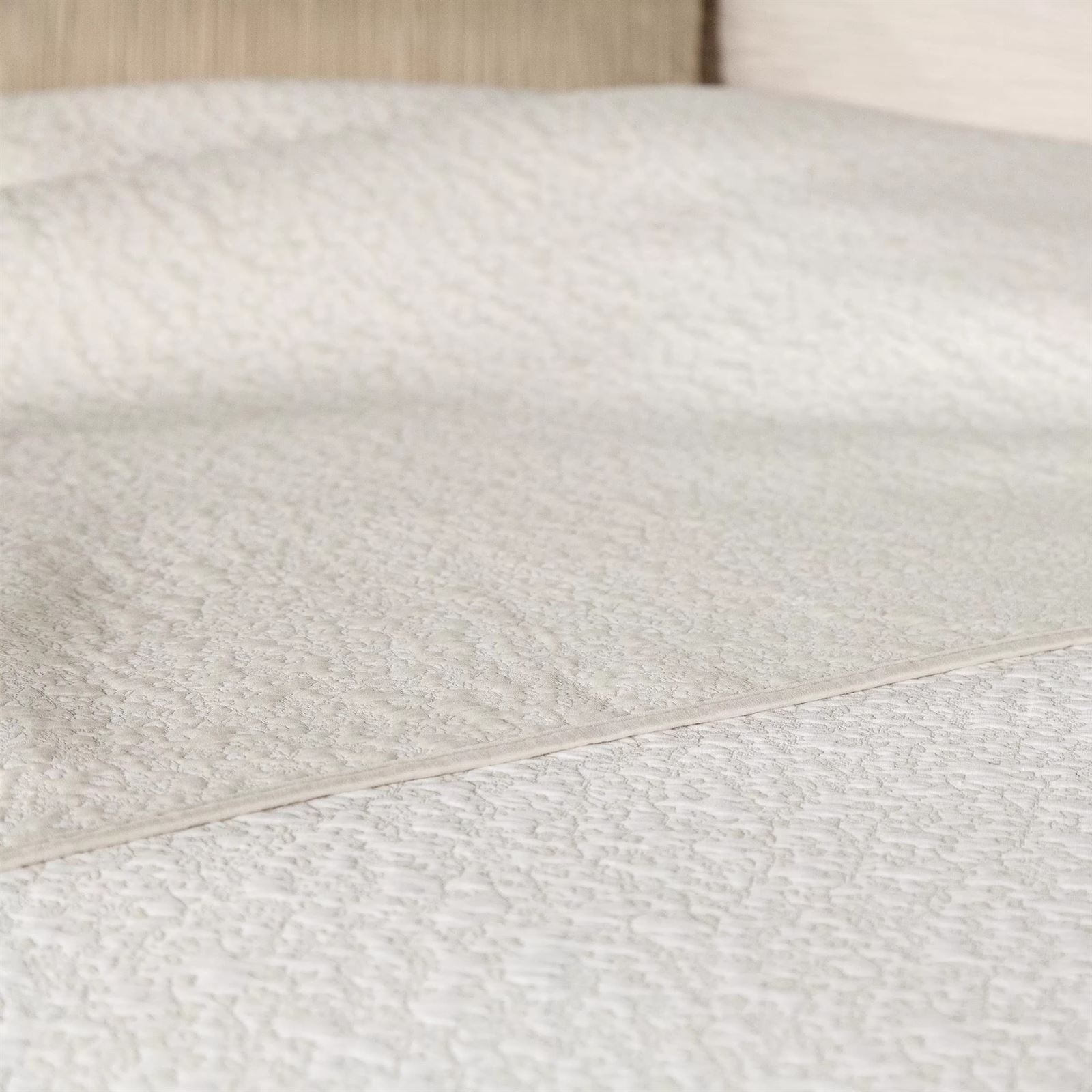 Cubrecama MALTES beige 907 - Imagen 2
