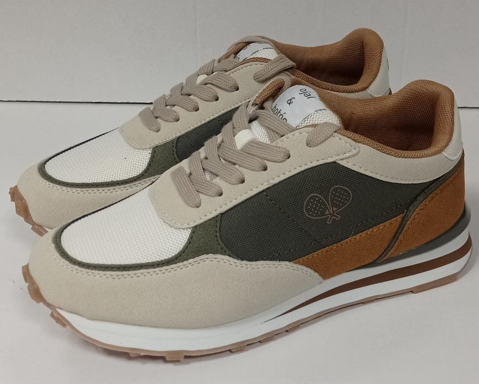 Deportiva KAKI/ARENA - Imagen 1