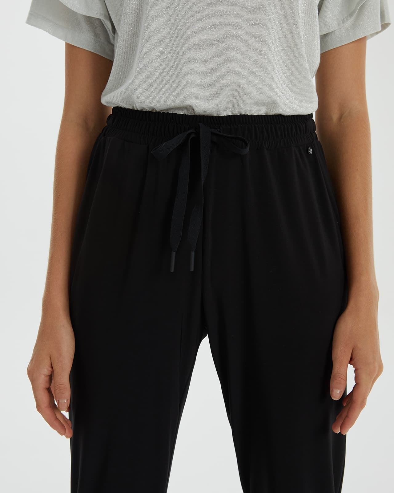 Pantalón jogger negro - Imagen 4