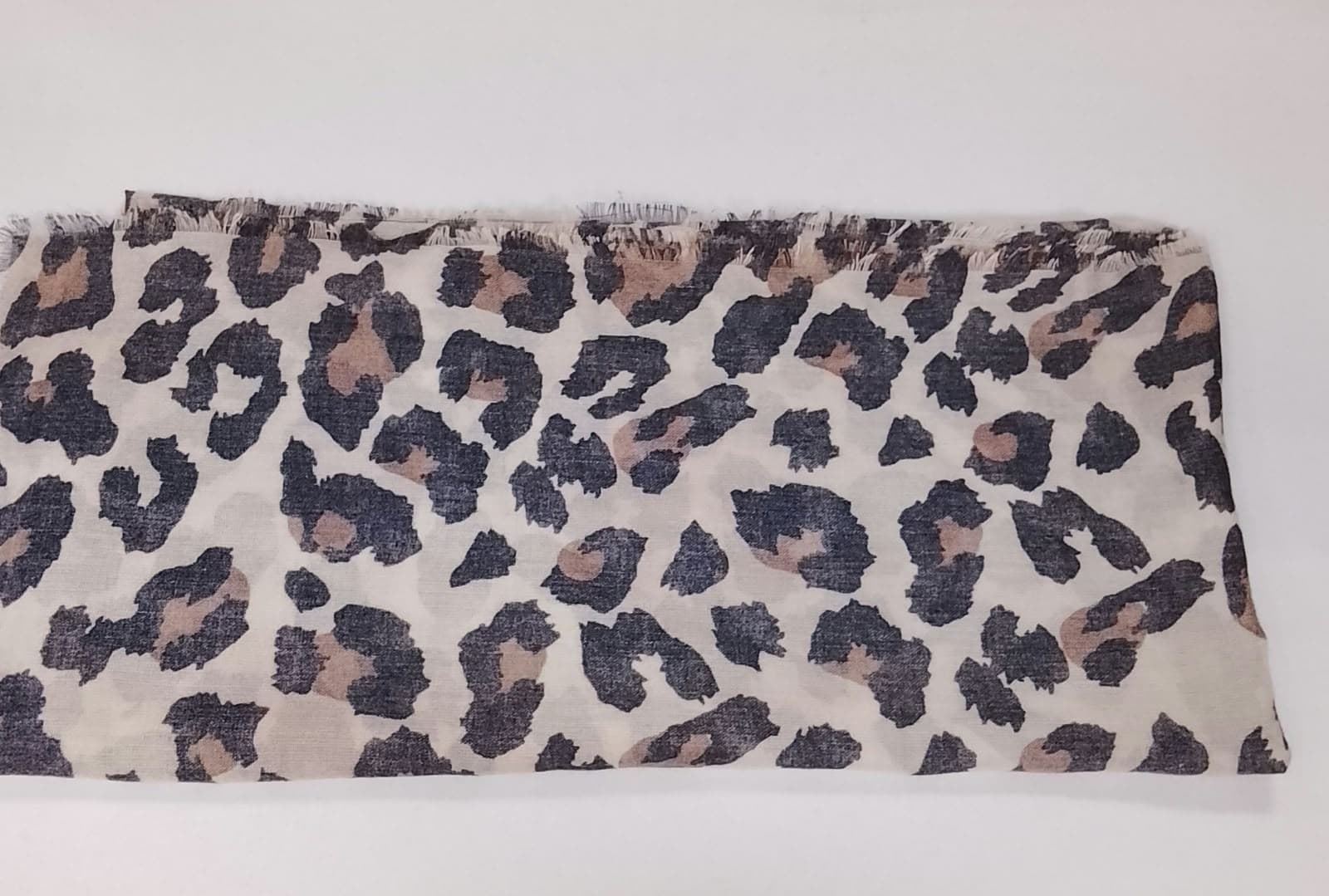 Pañuelo animal print marrón - Imagen 1
