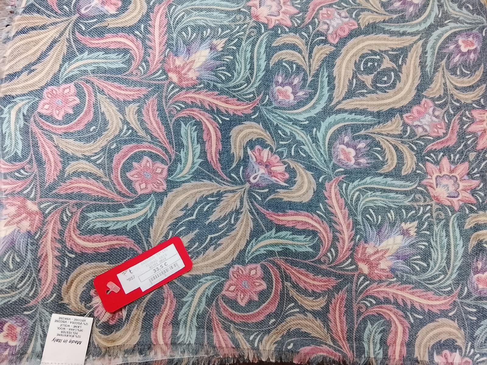Pañuelo floral gris - Imagen 1