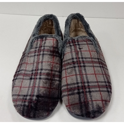 Zapatilla cuadros gris - Imagen 1