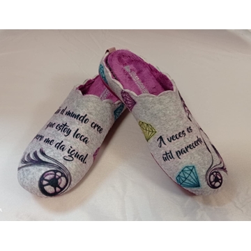 Zapatilla gris-frambuesa mensaje - Imagen 1