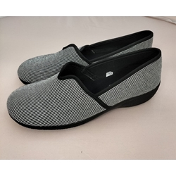 Zapatilla negra lion - Imagen 1