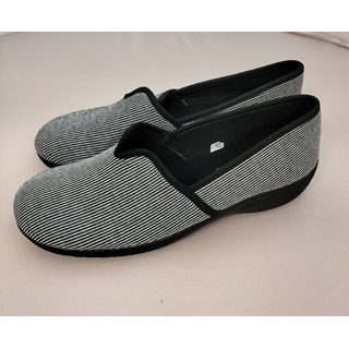 Zapatilla negra lion - Imagen 1