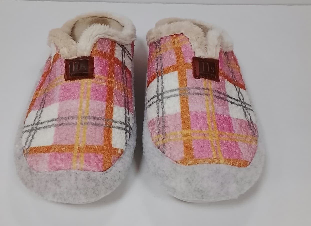 Zapatilla rosa - Imagen 1