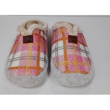 Zapatilla rosa - Imagen 1